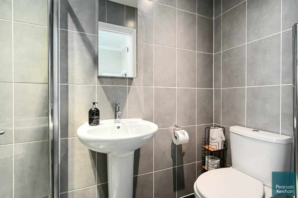 Girton House, Kingsway, Bn3 (8).jpg