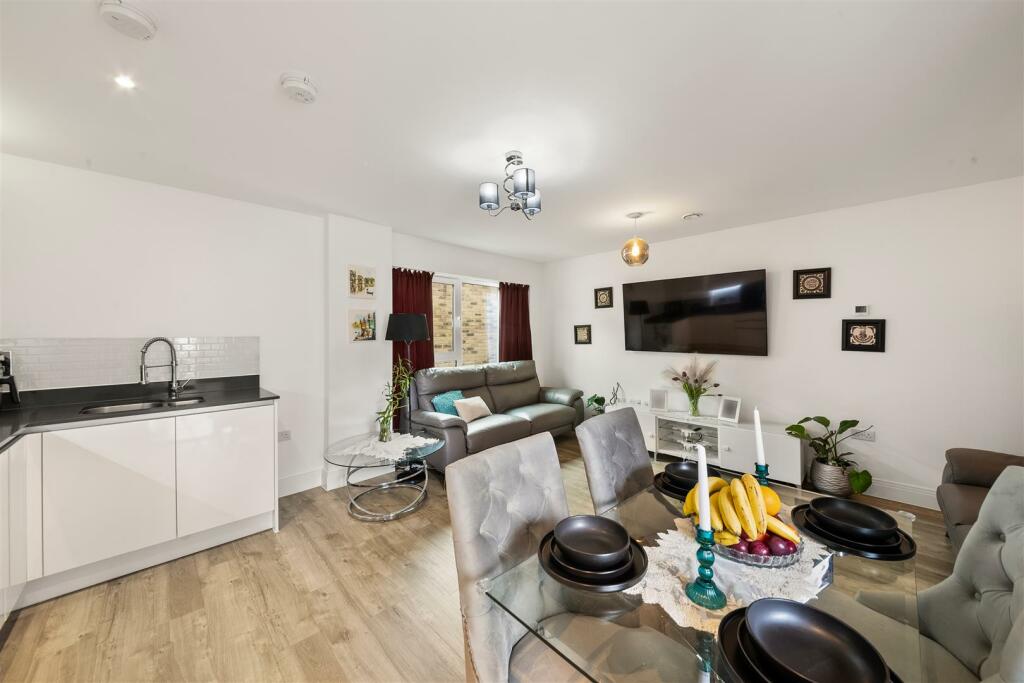 Living Area/Kitchen 4