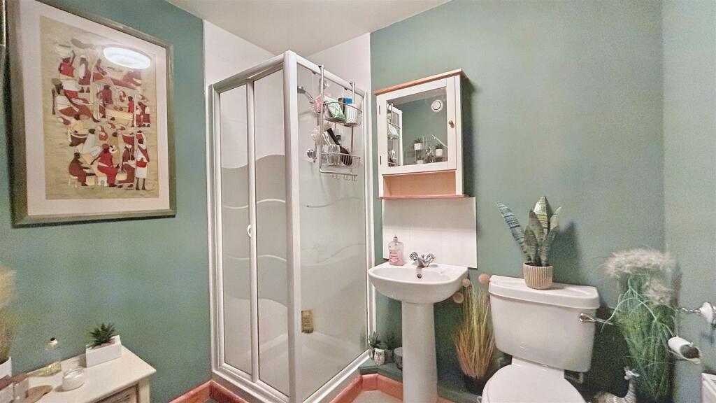 Bathroom (7).jpg
