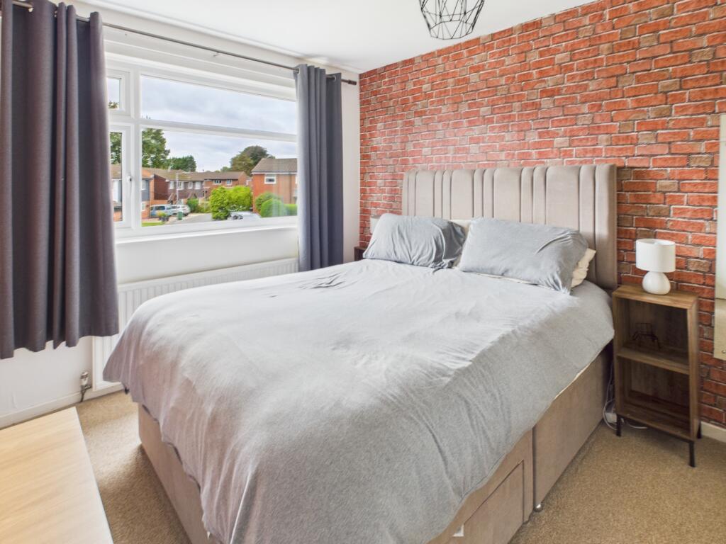 CAM03729G0-PR0152-STILL019