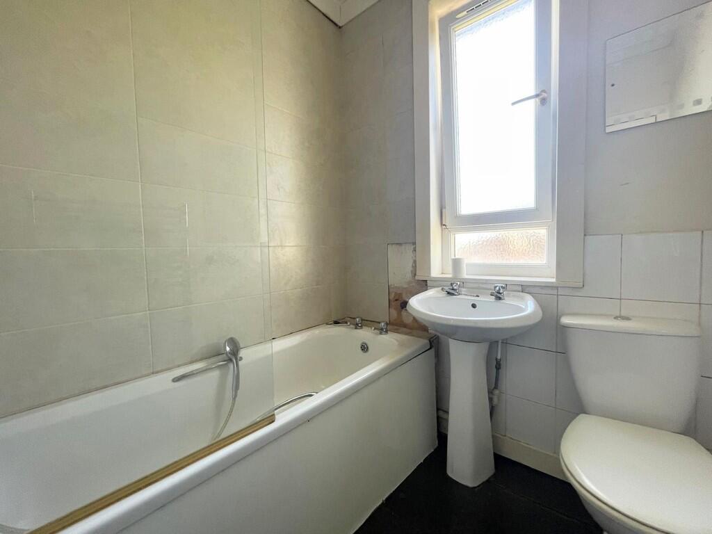 IMG-20250520-WA00...