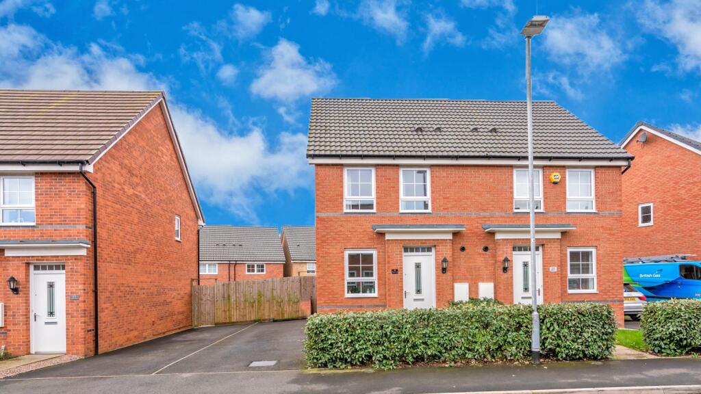 23, Hallum Way, Hednesford, Cannock, WS12 4TX (16 