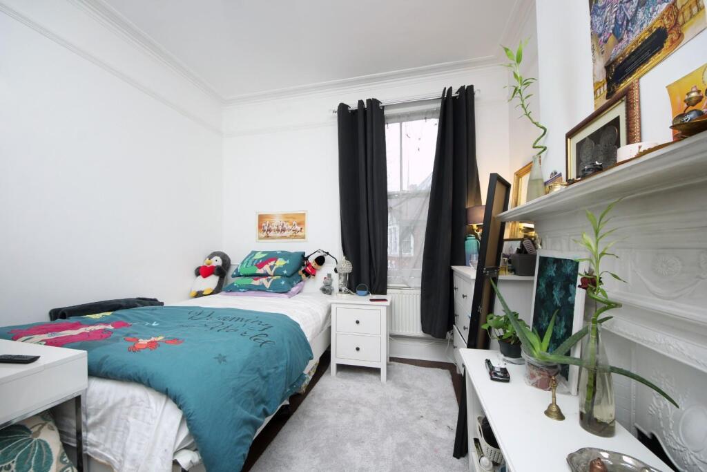 GV- 2 Wolverton Mansions  (6).jpg