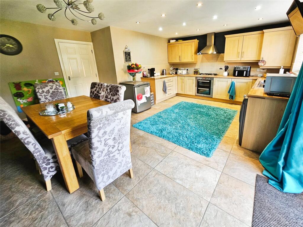Kitchen/Dining Room