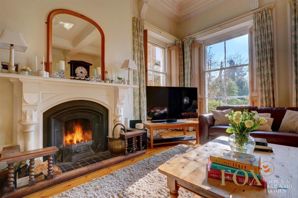 11 Lansdowne Crescen