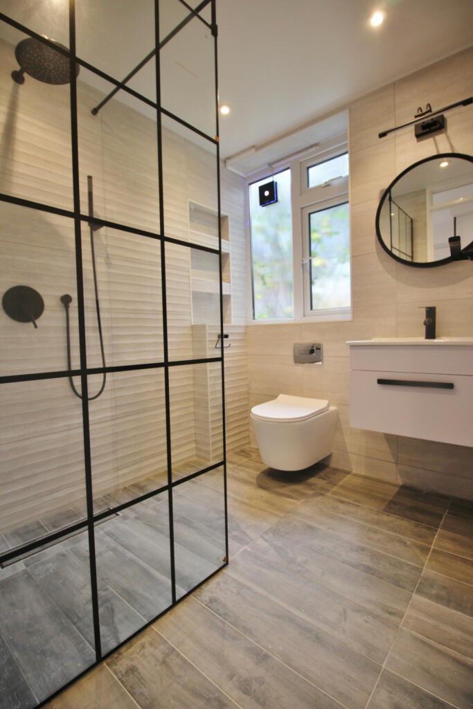 Wet Room / Shower Room