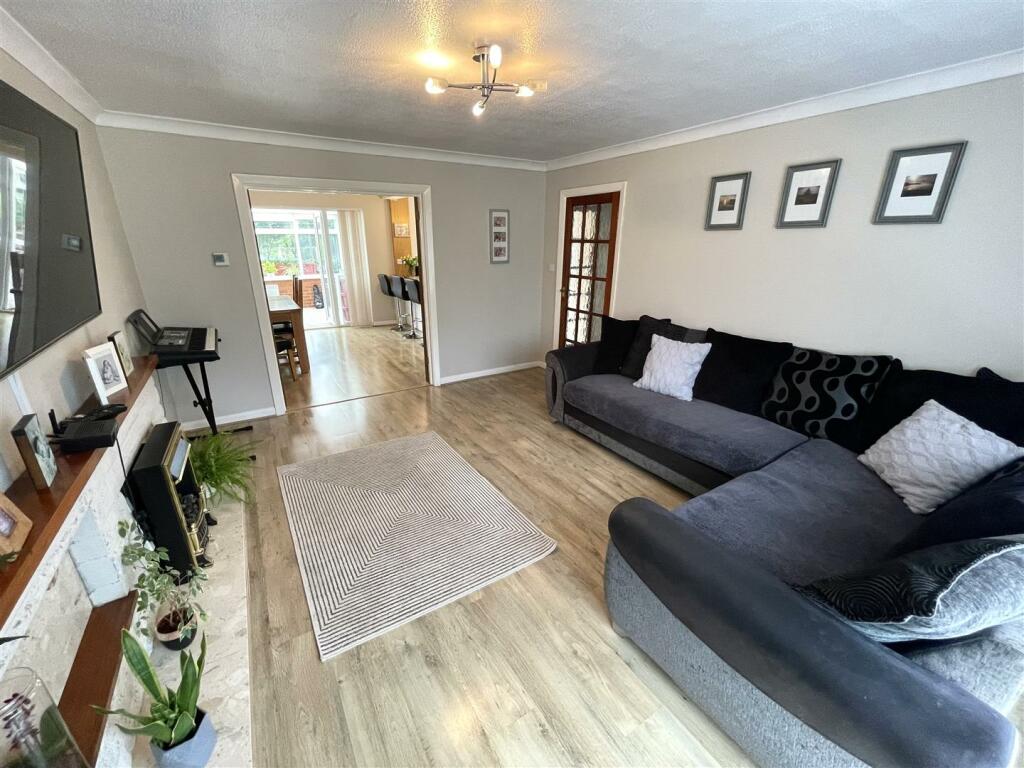 LOUNGE :