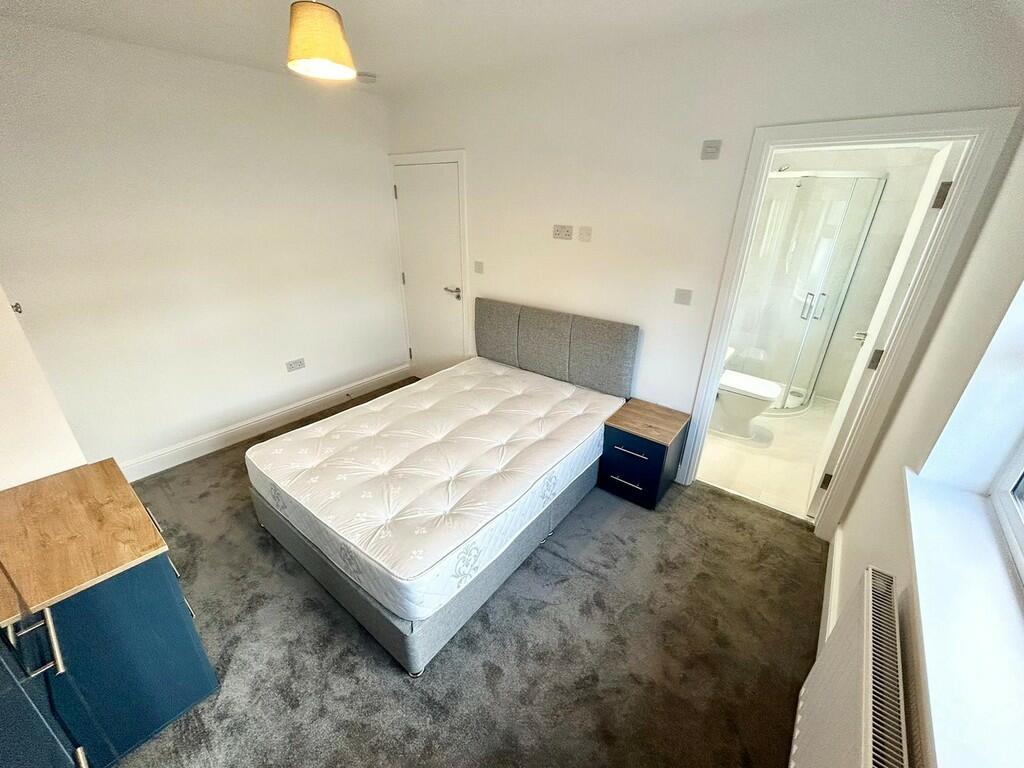 original-5BC15706...