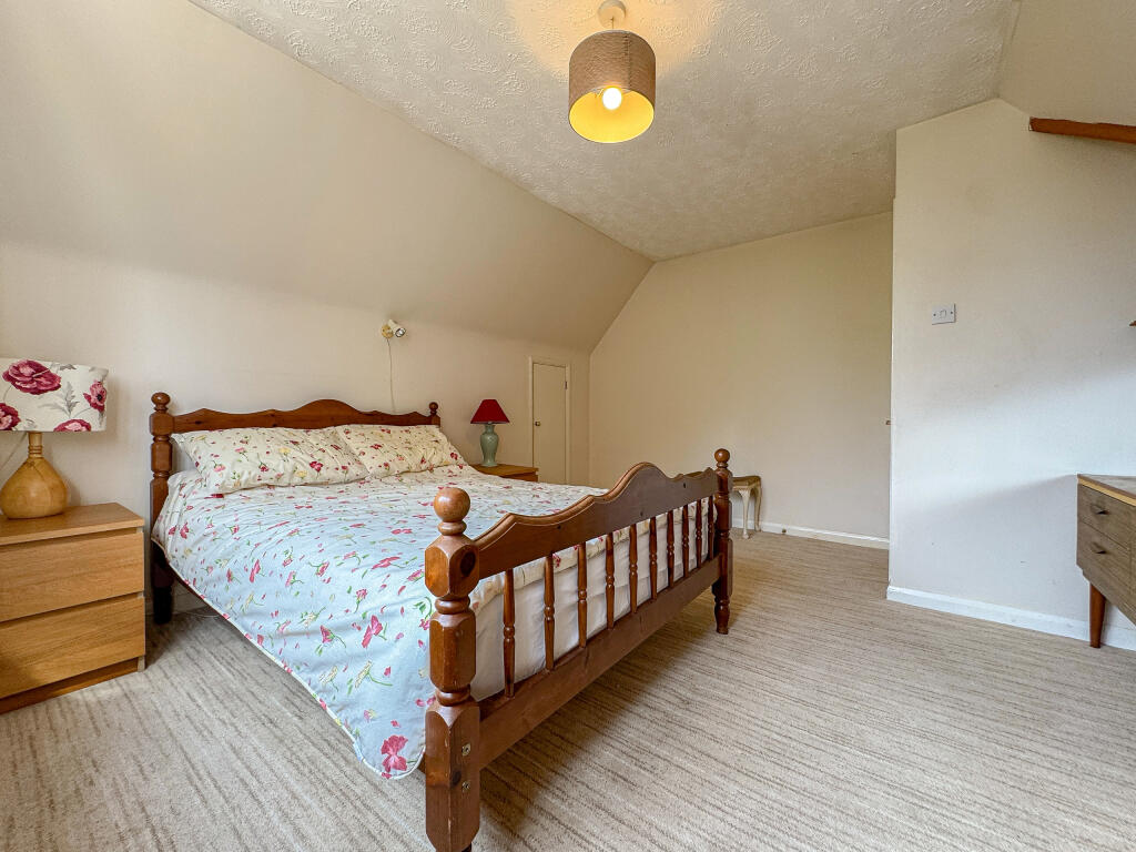 Bed 2 (2)