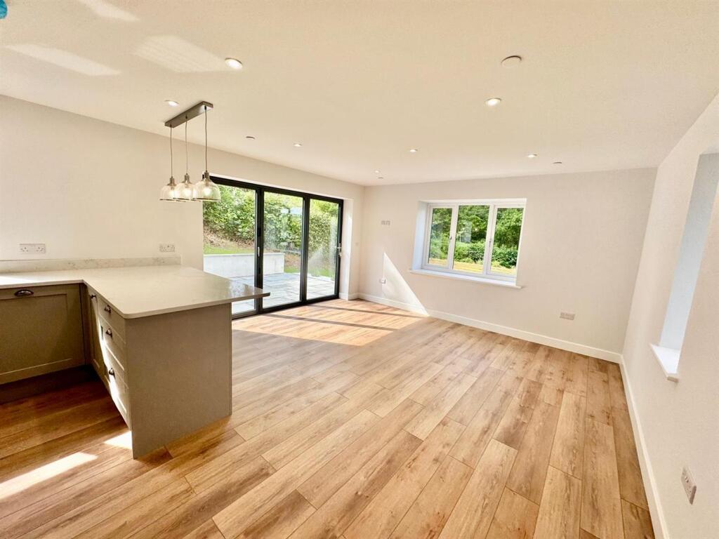 PHOTO-2025-06-08-17-10-45 (10).jpg