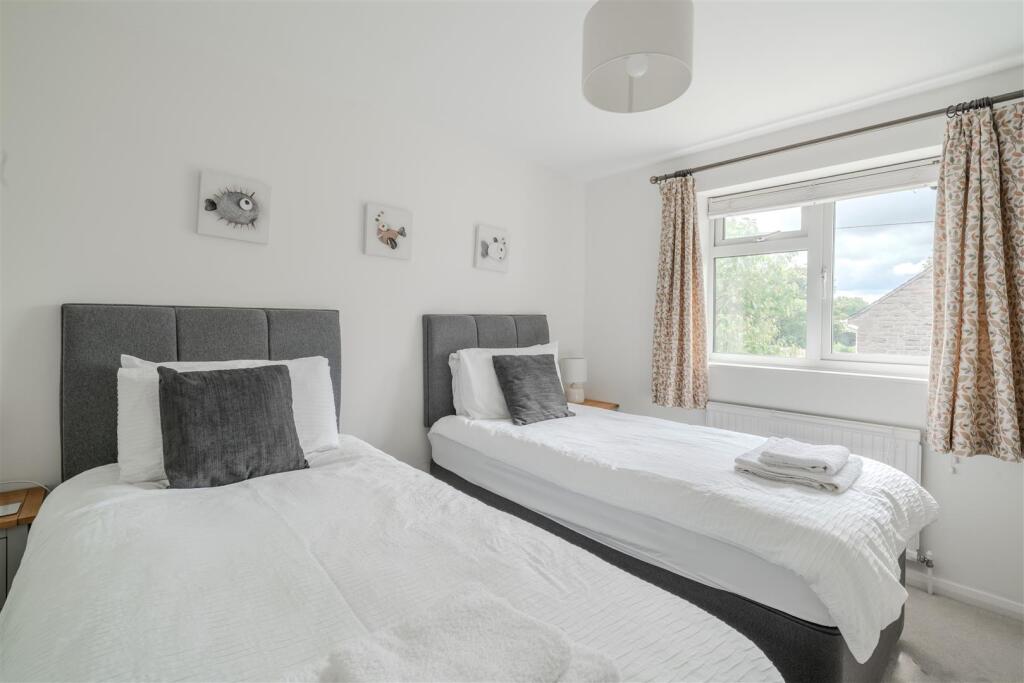 Bedroom2-2.jpg