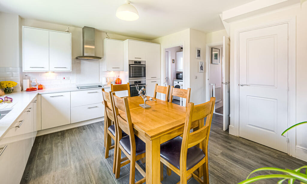 Kitchen/dining ro...