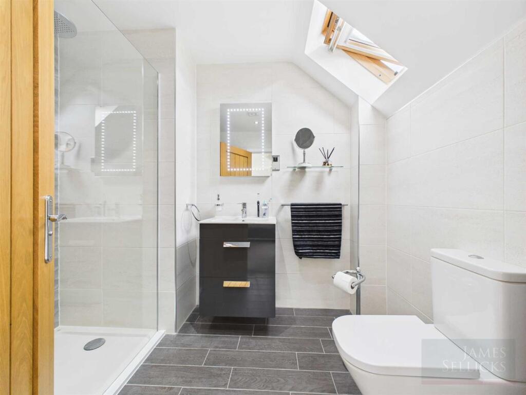 Master Ensuite