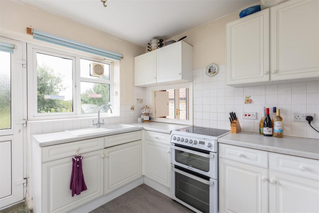 Ryedale Close 11 Kitchen-1.jpg