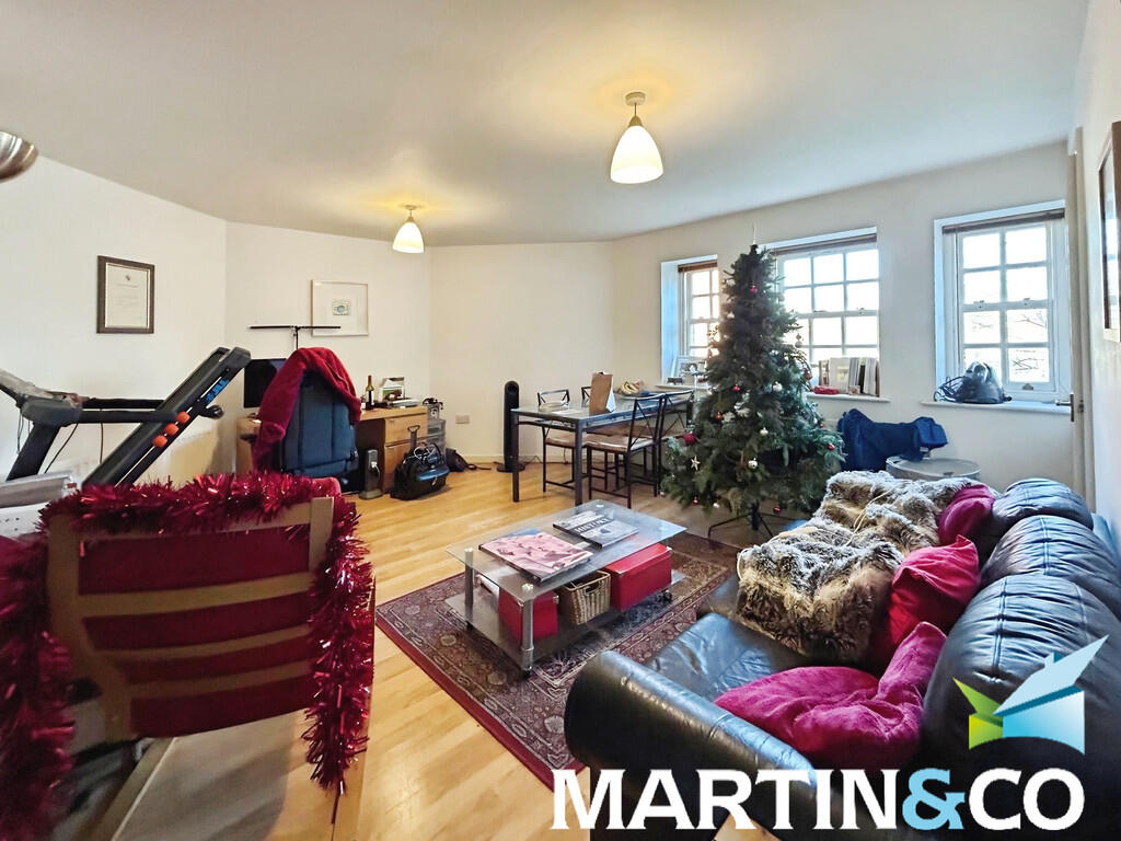 6463ccea-WhatsApp...