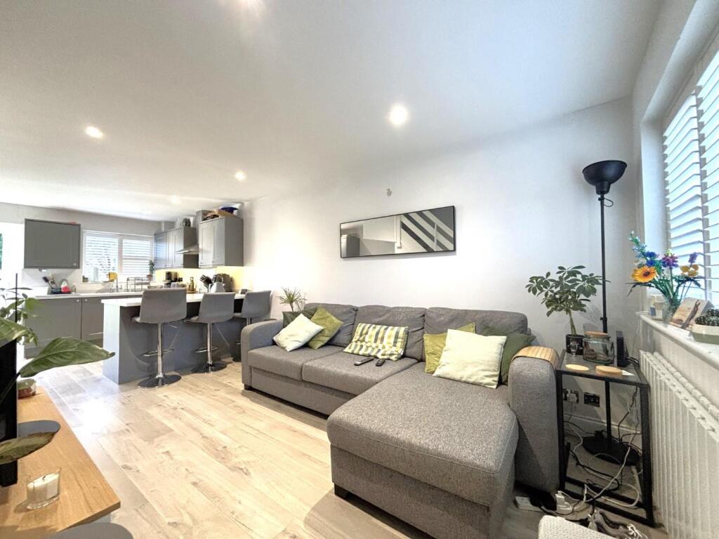 Living room_1.jpeg
