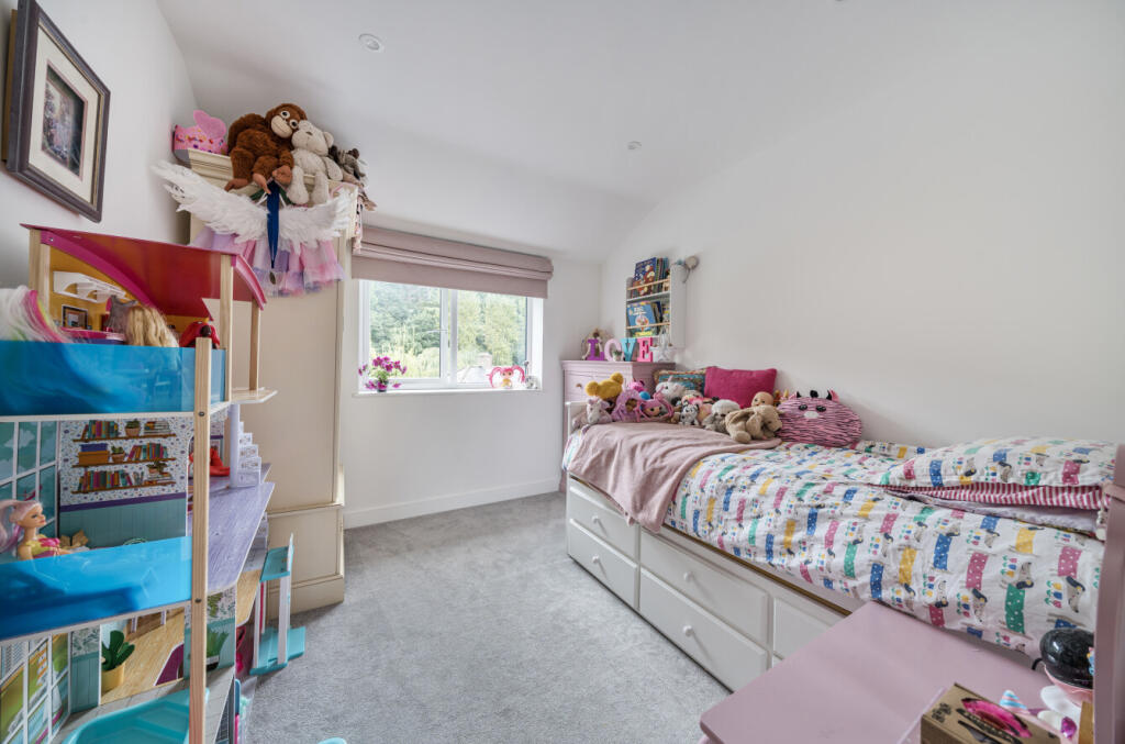 1345557-4-68b84da...