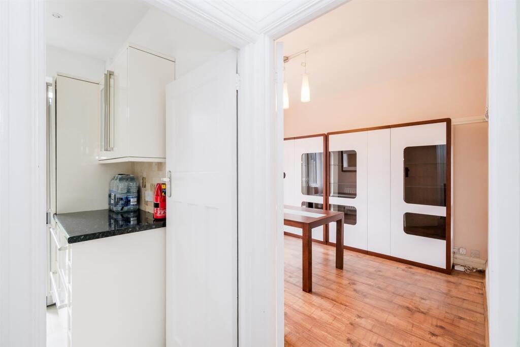 19 Crawley Road-33_web.jpg