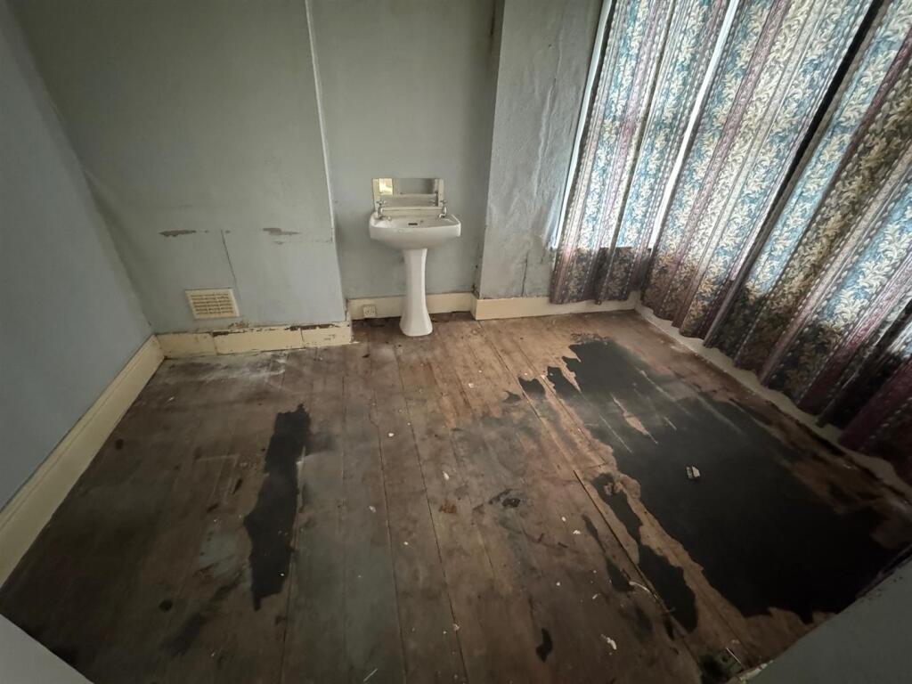 41524-2 church room 2.jpg