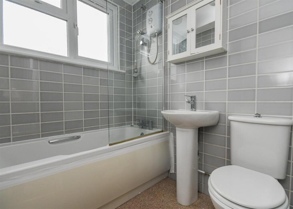 2c Blackburn Avenue - Bathroom.jpg