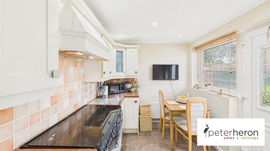 Breakfasting Kitchen