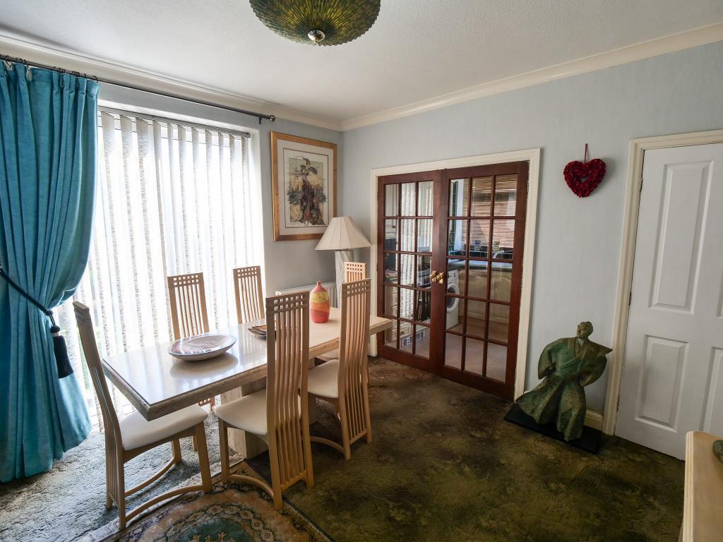 Dining Room Dual Aspect