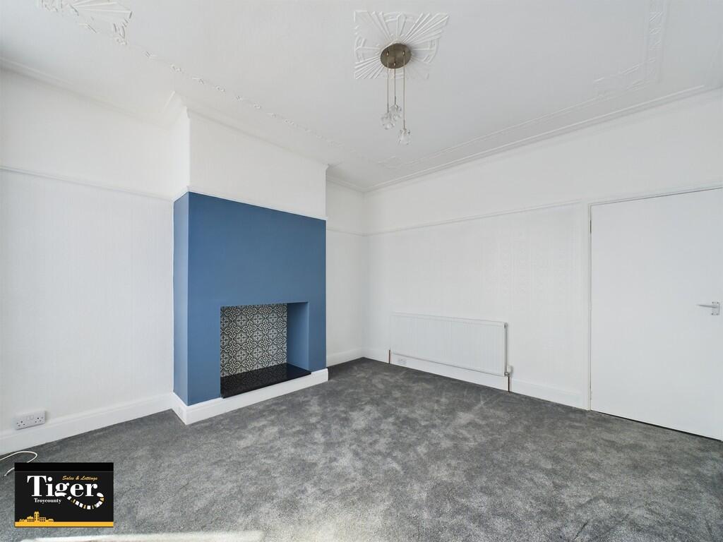 CAM02176G0-PR0298...