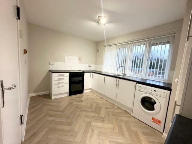 Kitchen 2.jpg