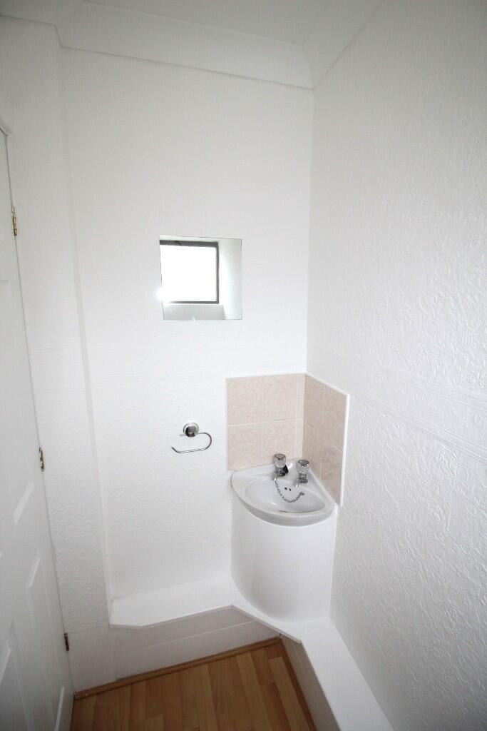 WC (b) 