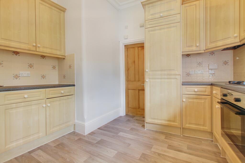 2.KITCHEN.jpg