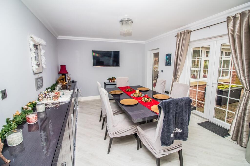 Dining Room Picture 1