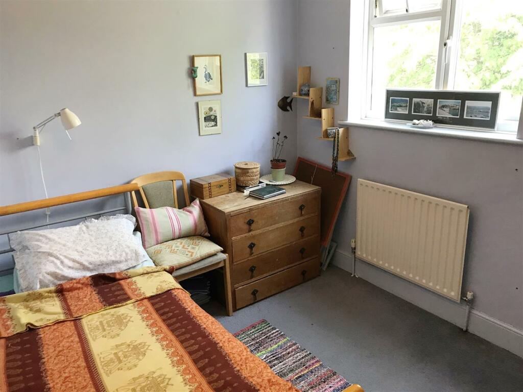 Bed 3.JPG
