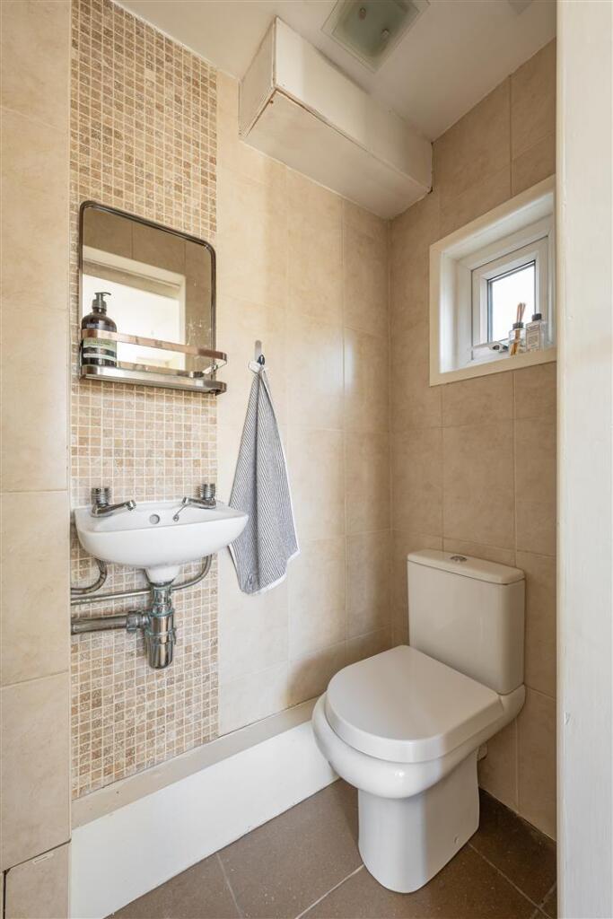 Folkestone Road, E17