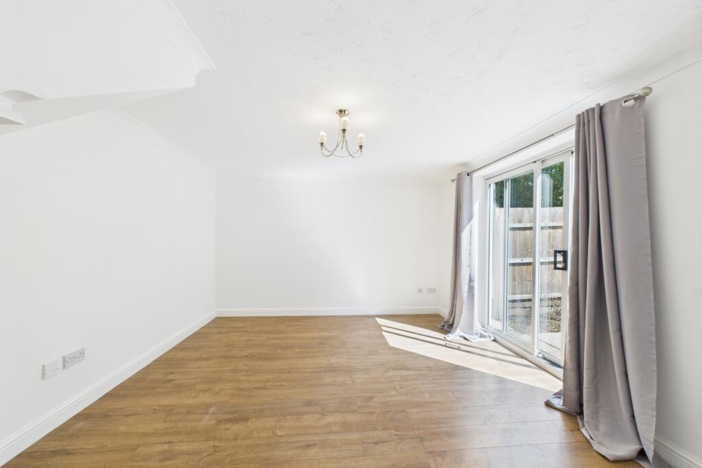 EweMove Spalding - Patriot Close - Lounge