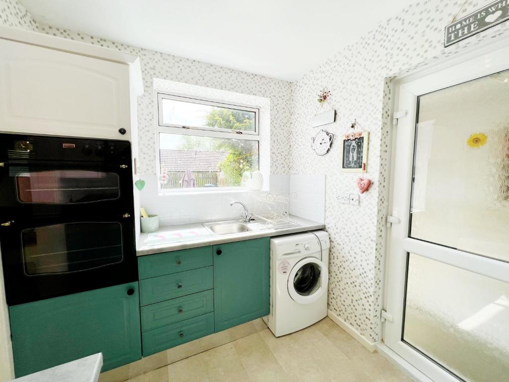 Kitchen 4.jpg