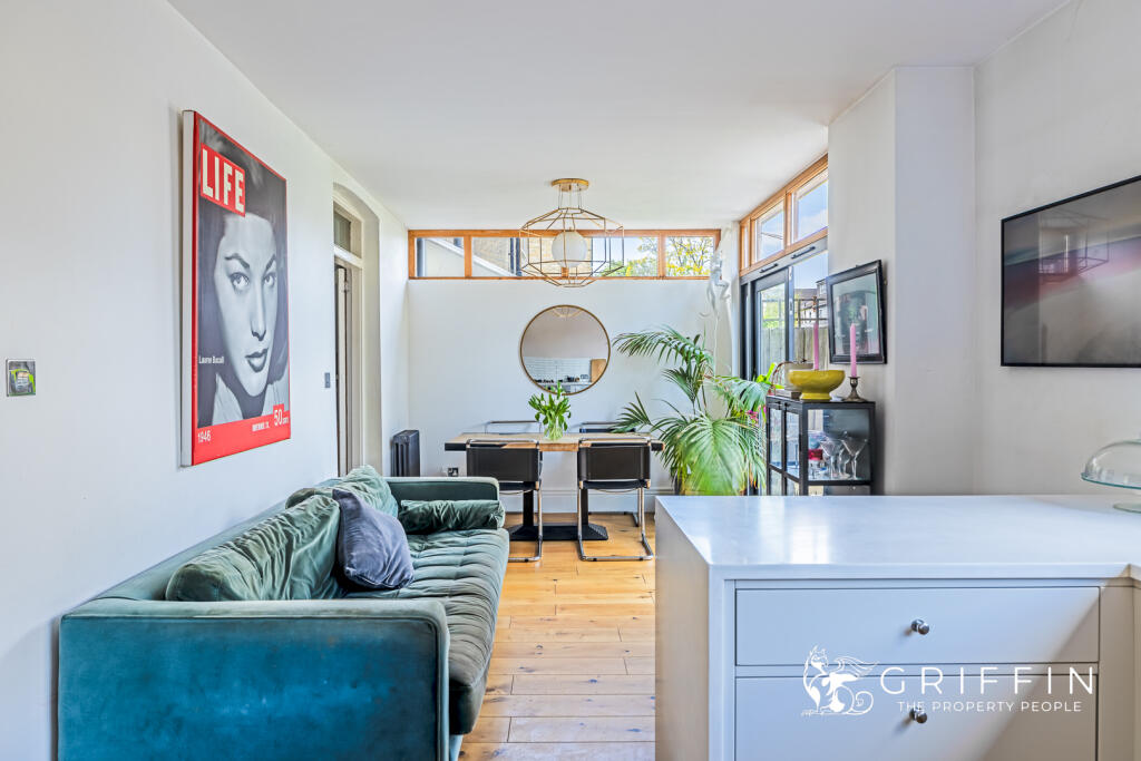 Kitchen &amp; Dining