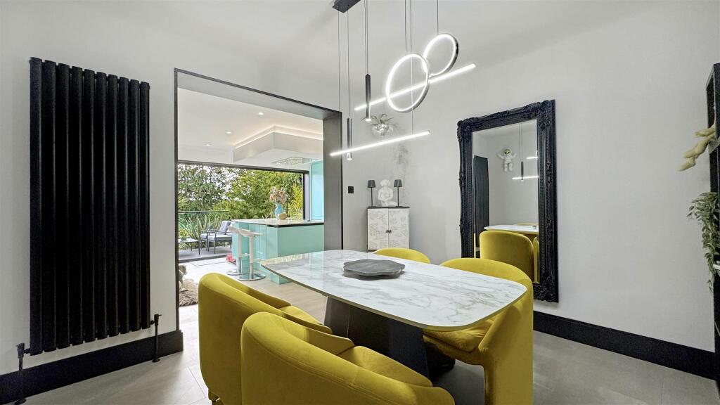 Living/Dining Room
