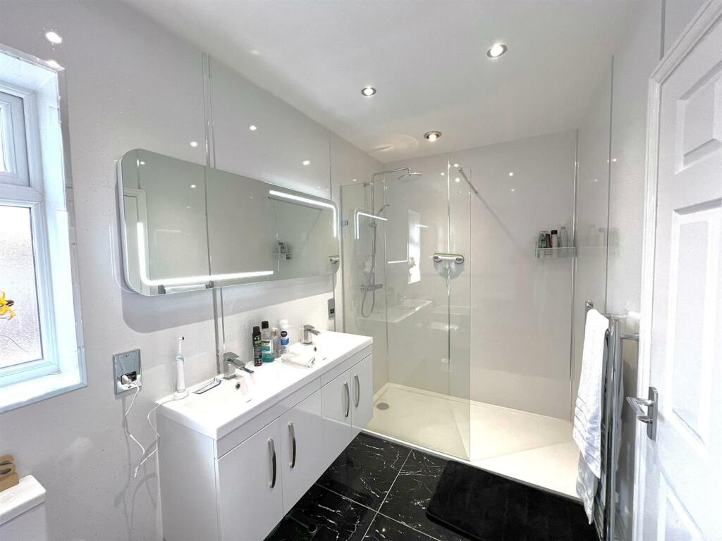 Master Suite - Bathroom