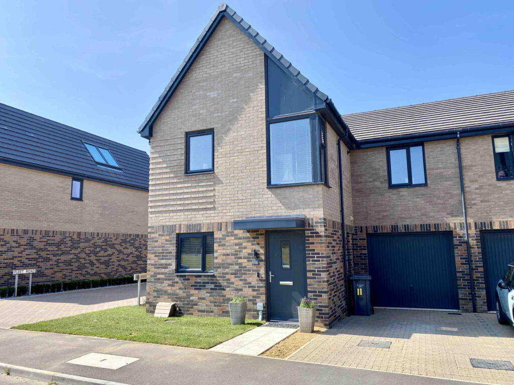 3 Bedroom Link Detached House For Sale