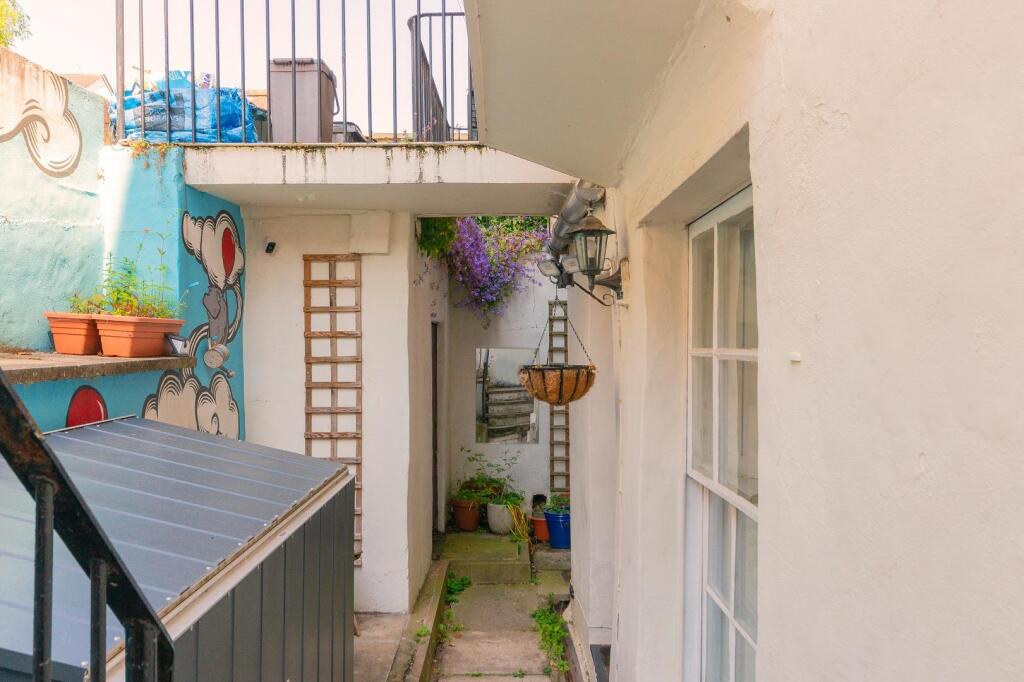 DAORDLEIFGNIRPS57FG - External H.jpg