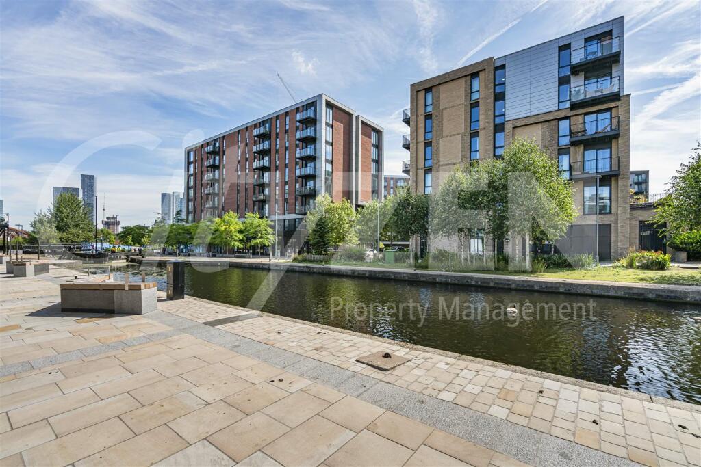 LOCKGATE SQUARE