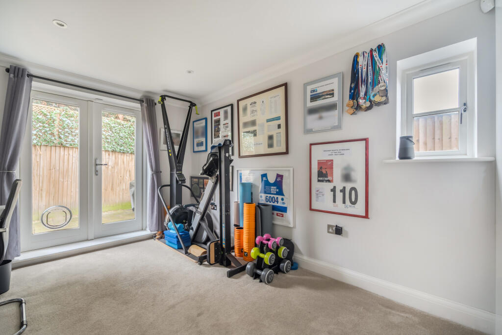 1395902-19-695f87...