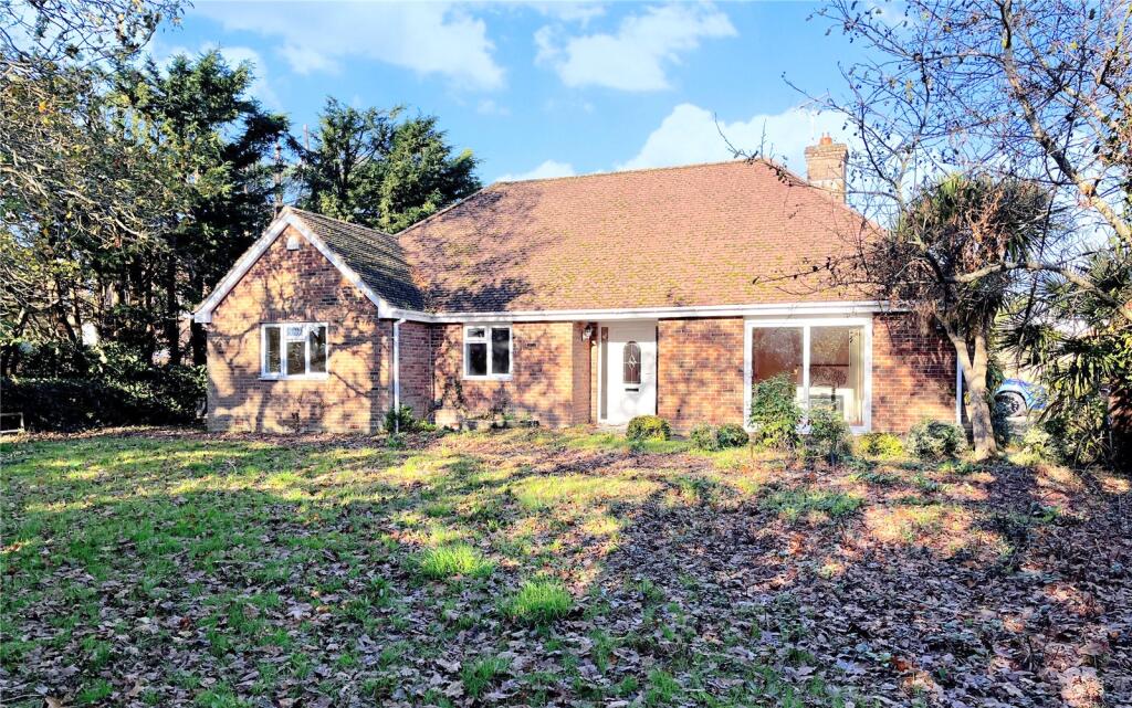 Elphinstone Road, Highcliffe, Christchurch, Dorset, BH23