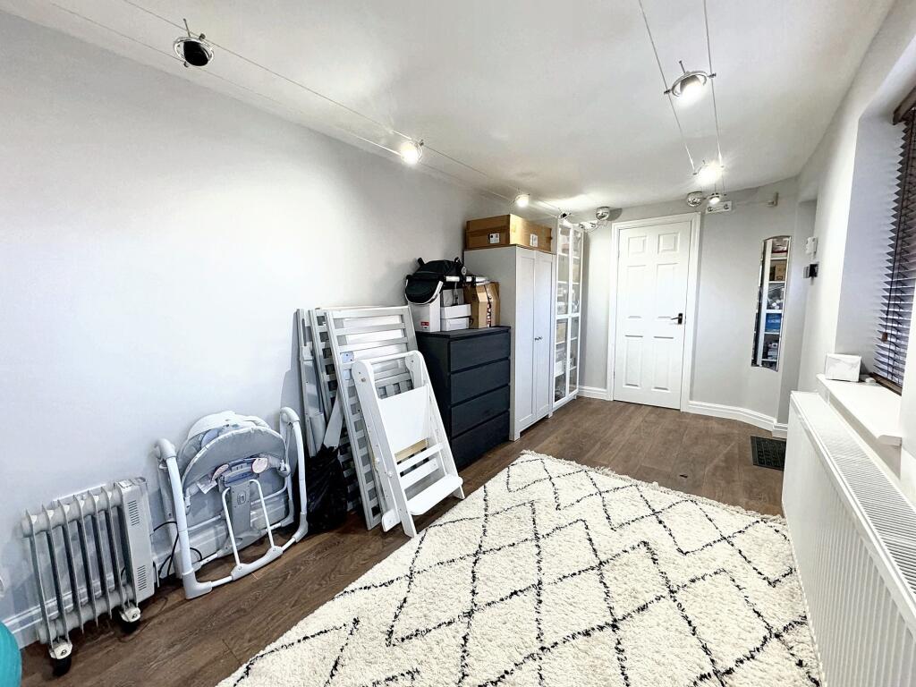 Annex - Bedroom/Lounge
