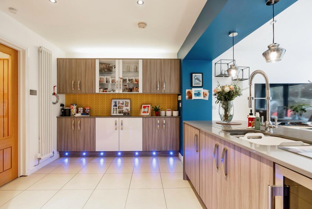 3westfarmavenue-19