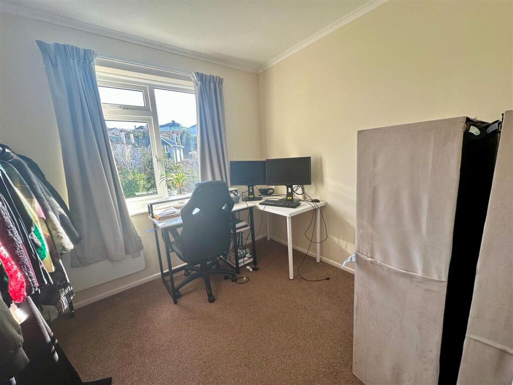 Bedroom 2.jpg