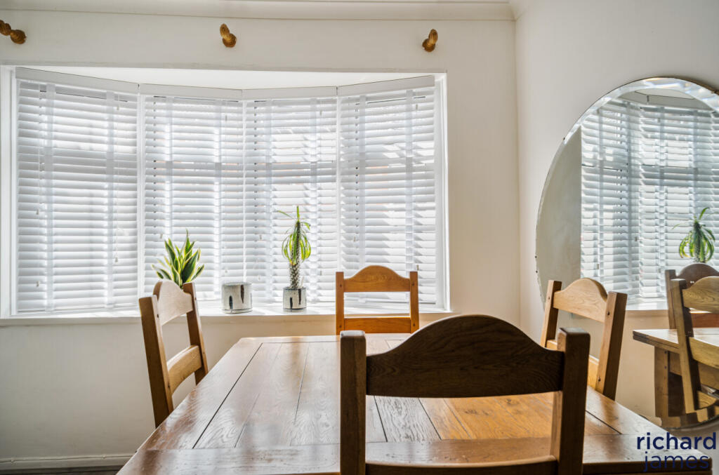 8e893739f8ad4c989ec5f6db7c0b2a01