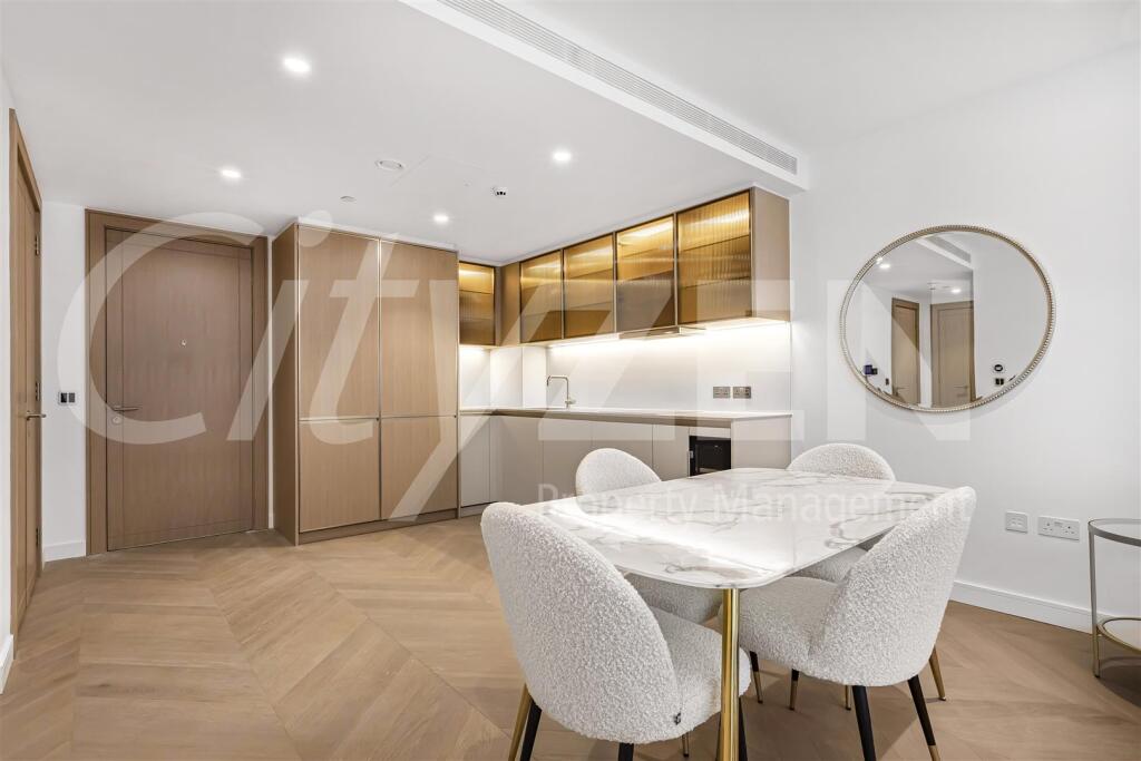 RECEPTION ROOM/KITCHEN