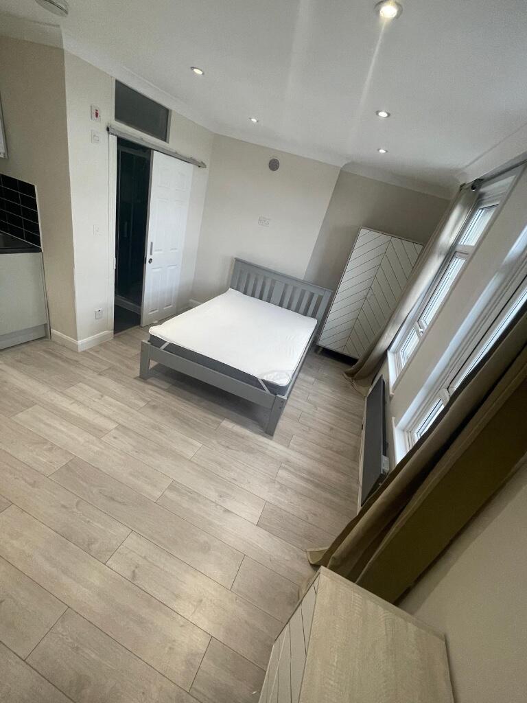 London Road, London, SW17