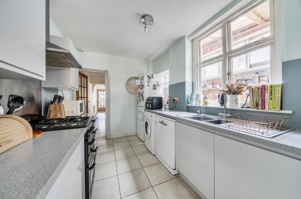 1353832-9-68c2f77...